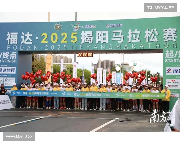 揭阳马拉松盛况空前 大师兄二师兄携手哪吒实力参赛震撼登场 揭阳马拉松盛况空前 大师兄二师兄携手哪吒实力参赛震撼登场