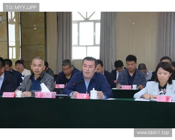 新疆柯坪南疆民族摔跤邀请赛热力开场展现力与美精彩瞬间绽放