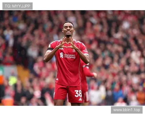 休赛期仍坚持训练 萨拉赫健身房自拍照展现强大毅力 休赛期仍坚持训练 萨拉赫健身房自拍照展现强大毅力