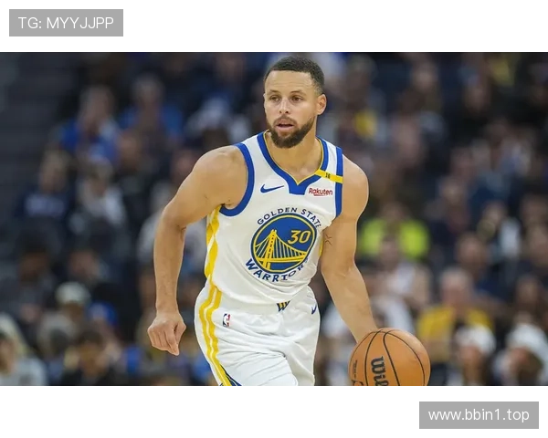 库里谈末节三分出手:想着克莱纪录但更看重球队胜利 库里谈末节三分出手:想着克莱纪录但更看重球队胜利